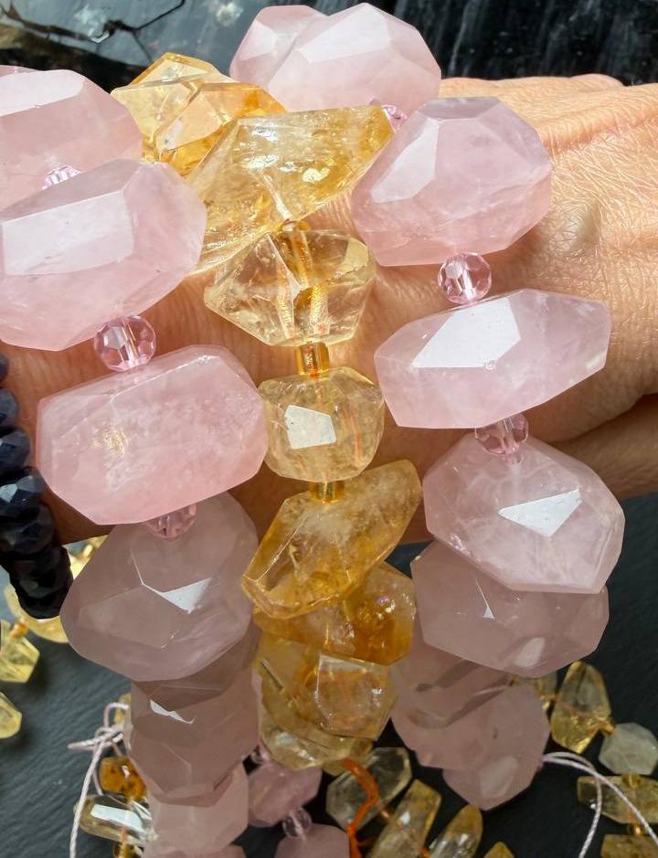 картинка Кварц Розовый Мадагаскар Галтовка 18-22 мм от магазина Одежда+