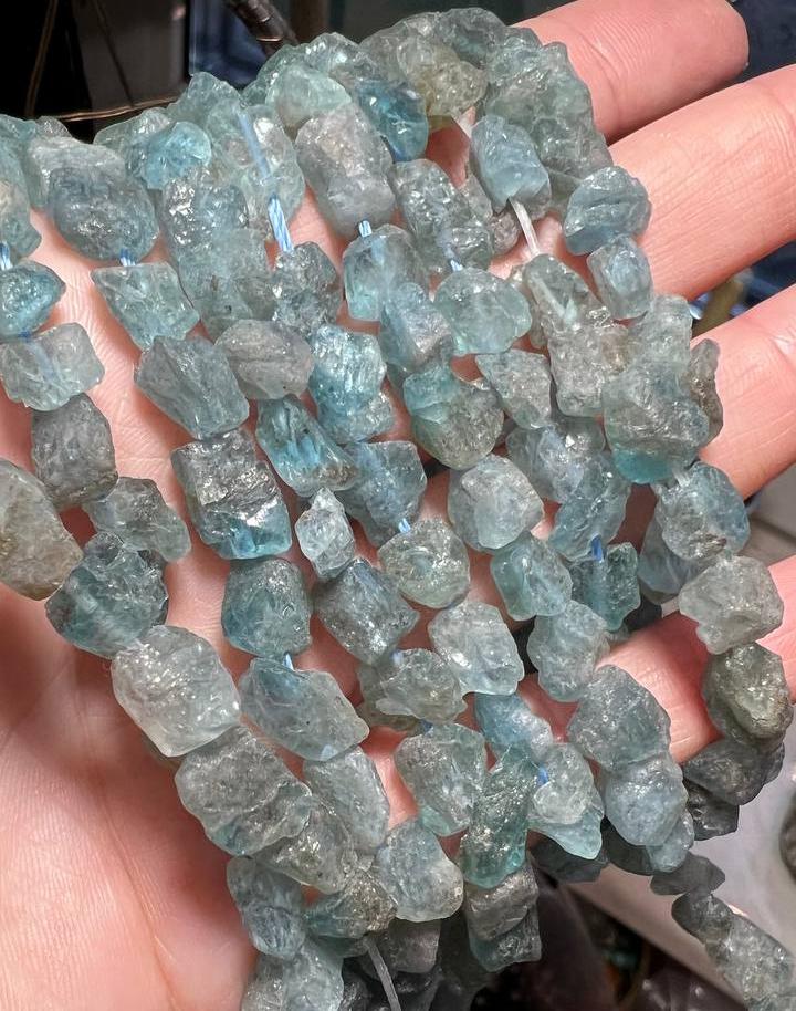 картинка Апатит Дикий кристалл 8-12 мм от магазина Одежда+