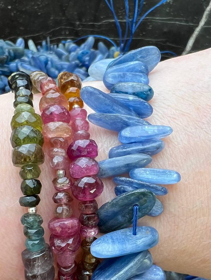 картинка Кианит Перья 10-20 мм Набор из 10 шт. от магазина Одежда+
