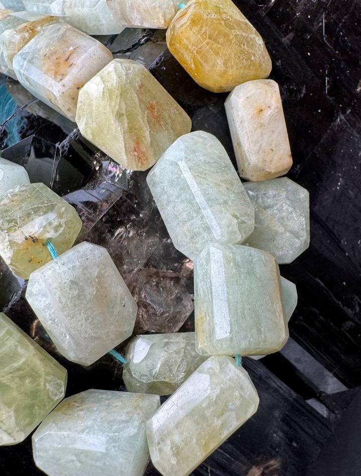 картинка Берилл Дикие бусины 15-17 мм от магазина Одежда+
