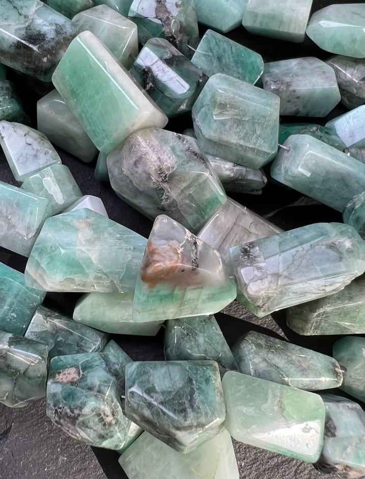 картинка Берилл Изумруд 10-12 мм  от магазина Одежда+