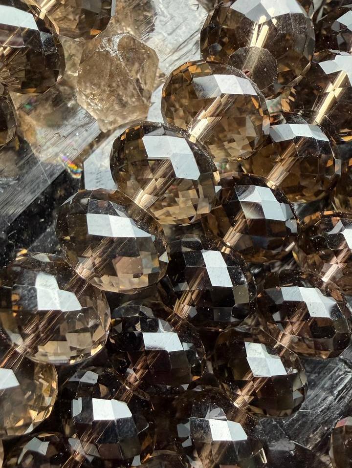 картинка Кварц Дымчатый Пончик Граненый12-13*9 мм от магазина Одежда+