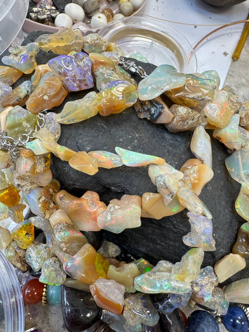 картинка Опал Огненный Кусочки 8-10, 10-14 мм от магазина Одежда+